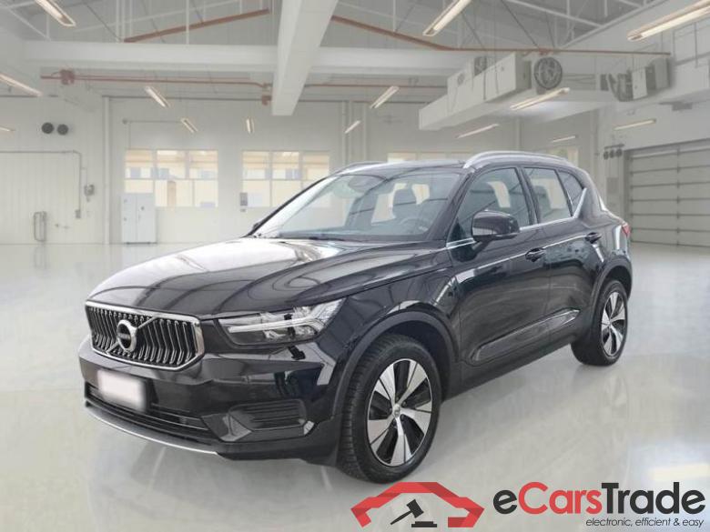 VOLVO XC40 / 2017 / 5P / SUV T4 PLUG-IN HYBRID AUTO RECH INSCRIP EXPR #1