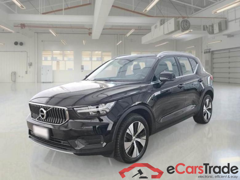 VOLVO XC40 / 2017 / 5P / SUV T4 PLUG-IN HYBRID AUTO RECH INSCRIP EXPR
