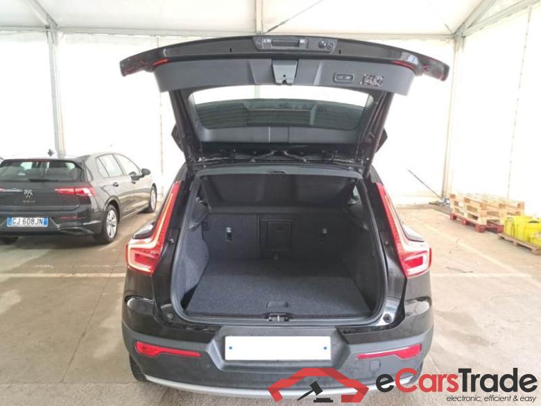 VOLVO XC40 / 2017 / 5P / SUV T4 PLUG-IN HYBRID AUTO RECH INSCRIP EXPR #5