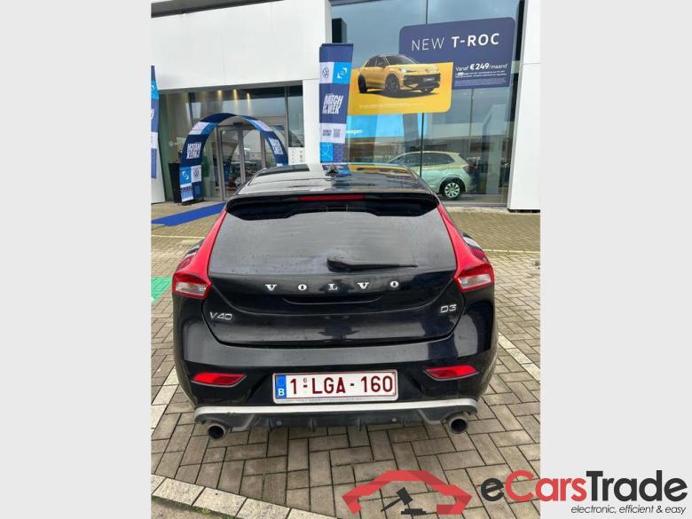 VOLVO V40 2.0 D3 Momentum R-Design Geartronic #5