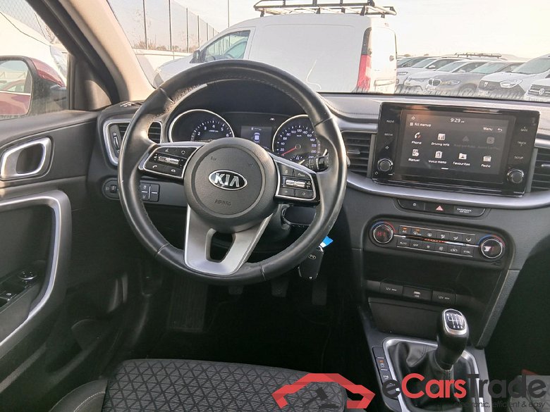 KIA XCeed / 2019 / 5P / todoterreno 1.0 T-GDi Drive 88kW (120CV) #3