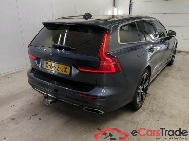 VOLVO V60 2.0 B3 R-Design #2