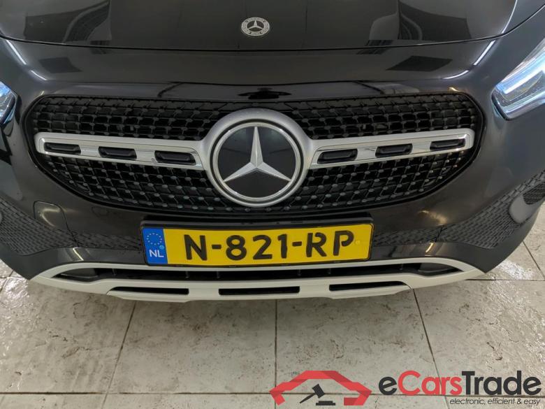 Mercedes-Benz GLA GLA 250 e DCT 5d #5
