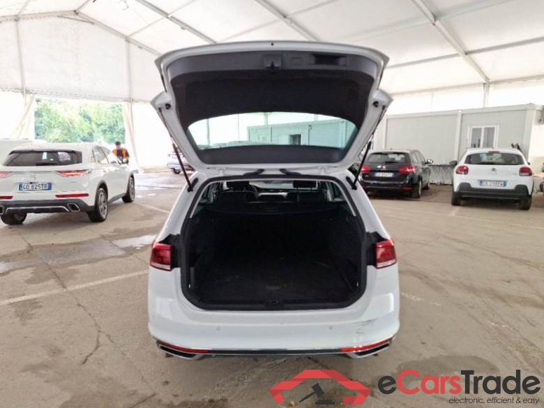 VOLKSWAGEN PASSAT / 2019 / 5P / STATION WAGON VAR. 1.4 PLUG IN HYBRID GTE DSG #5