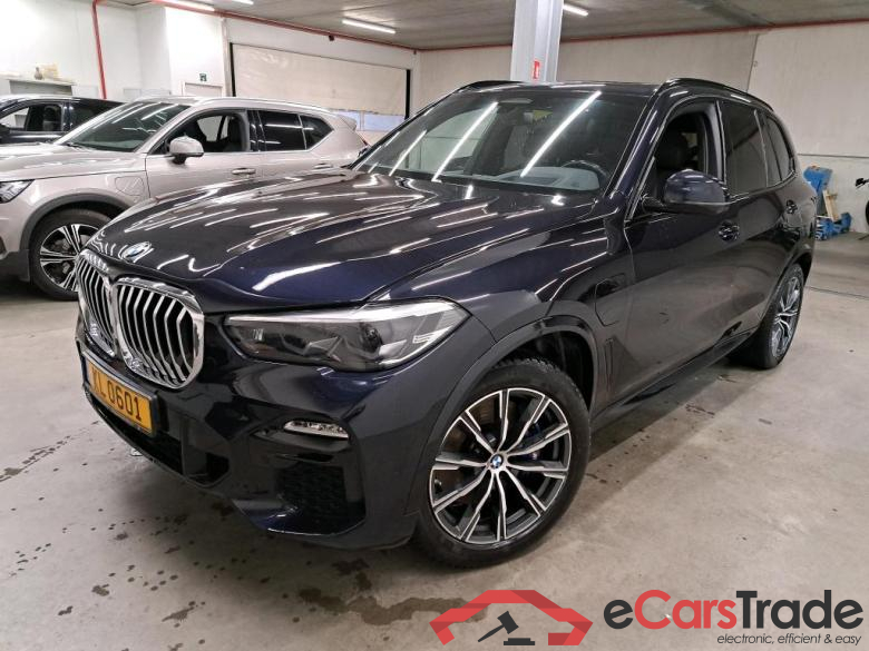 MERCEDES - BMW X5 xDrive45e 394PK M Sport Pack Innovation & Business Plus With Vernasca Heated Front & Rear Seats & Travel & Innovation & Sky Lounge & Harman Kardon & Towing Hook & 20 Inch  * HYBRID *
