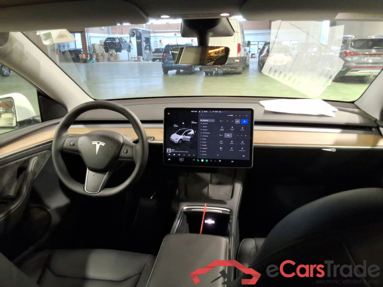 TESLA MODEL Y BEV AUTO RWD #6