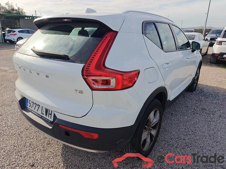 VOLVO XC40 / 2017 / 5P / todoterreno 1.5 T2 Momentum Pro Auto #2