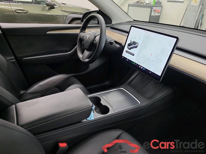 Tesla Model Y Long Range Dual Motor AWD Pano LED-Xenon Navi Leather KeylessGo Camera Klima PDC ... #2