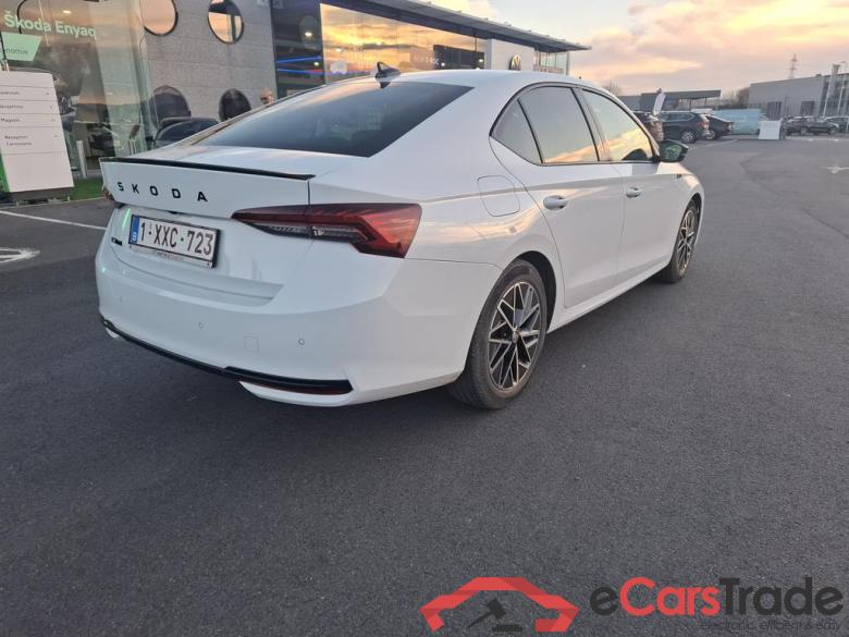 SKODA Octavia Octavia Sportline 1.5 TSI m-HEV 110kW (150ch) DSG7 #4