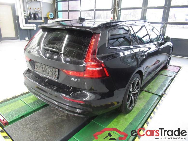 Volvo V60 Kombi (2018->) DE - Kb5 B5 (Benzin) AWD EU6d, Plus Dark Mild-Hybrid AWD (EURO 6d), 2021 - 2022 #3