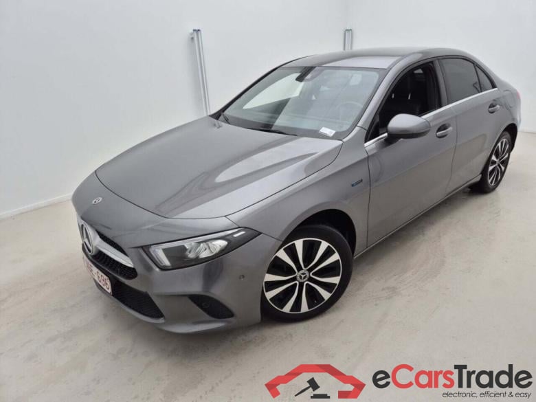 MERCEDES-BENZ A-KLASSE SEDAN 250E BUSINESS SOLUTION AUT