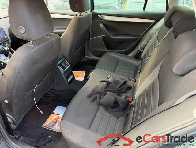 SKODA Octavia Combi Octavia Combi Ambition 1,6 TDI 85 kW 5-speed mech.