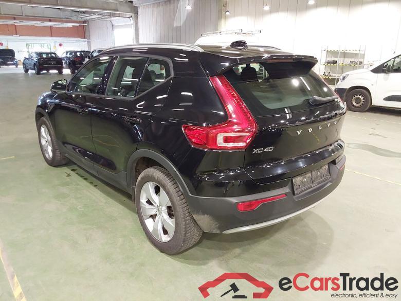 VOLVO XC40 2.0 D3 GEARTRONIC MOMENTUM PRO #2