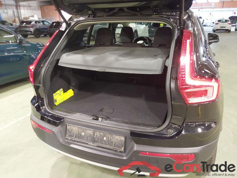VOLVO XC40 2.0 D3 GEARTRONIC MOMENTUM PRO #3