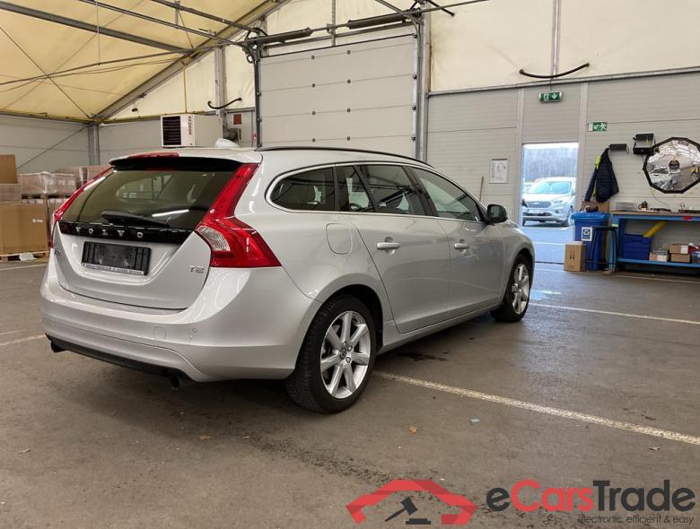 VOLVO V60 1.5 T2 Momentum Geartronic #2