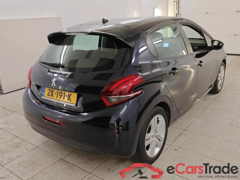 Peugeot 208 Signature 1.2 PureTech 82 5d #2
