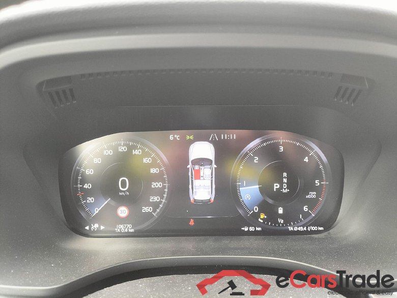 VOLVO XC60 / 2017 / 5P / todoterreno 2.0 B4 D AWD Momentum Pro Auto #4