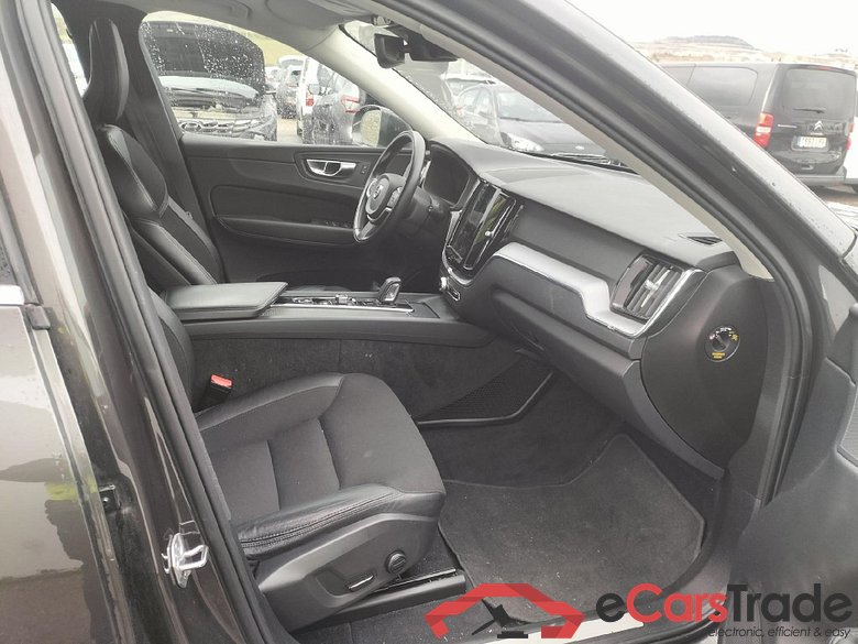 VOLVO XC60 / 2017 / 5P / todoterreno 2.0 B4 D AWD Momentum Pro Auto #6
