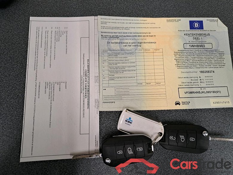 PEUGEOT - PEU 5008 1.2 PureTech 130PK Allure With Claudia Leather Heated Seats & Two Removable Seats & VisioPark II & Drive Assist & Safety Plus  * PETROL * #4