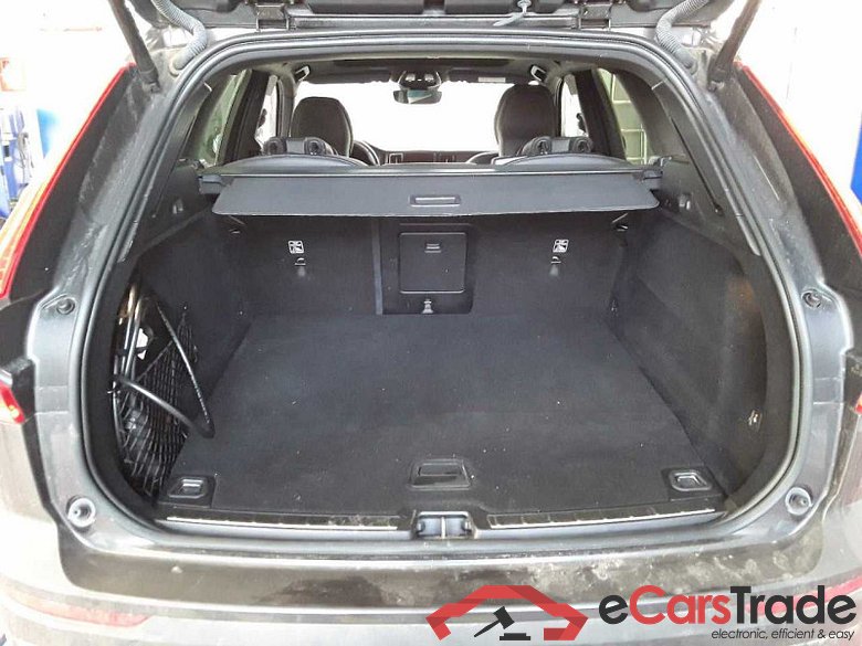 Volvo XC60 (03.2017->) DE - SUV5 T6 Twin Engine AWD PHEV EU6d, Inscription Plug-In Hybrid (E6d), (Facel #2