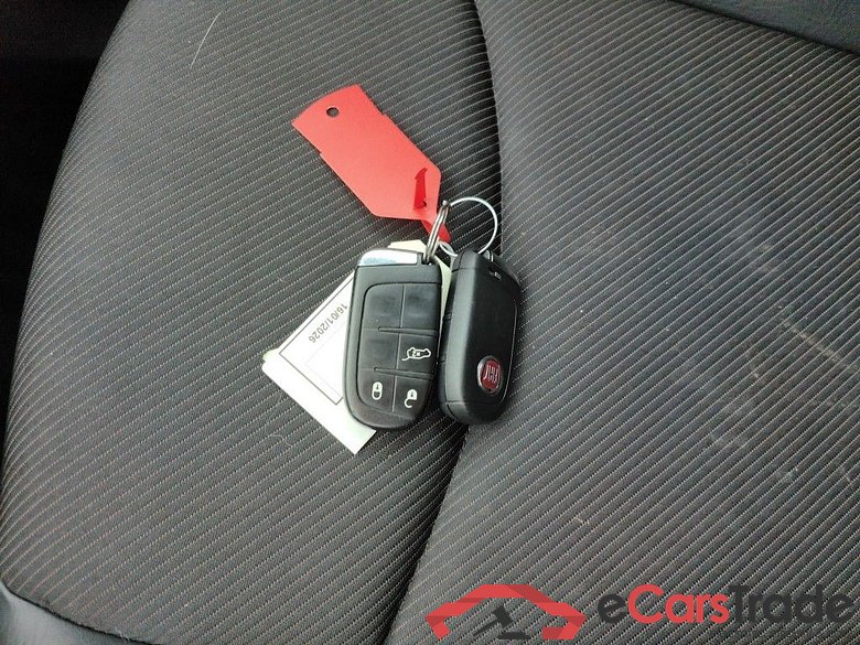 FIAT 500X - 2019 1.3 FireFly T4 150 Lounge DCT (EU6d-TEMP) 5d #4