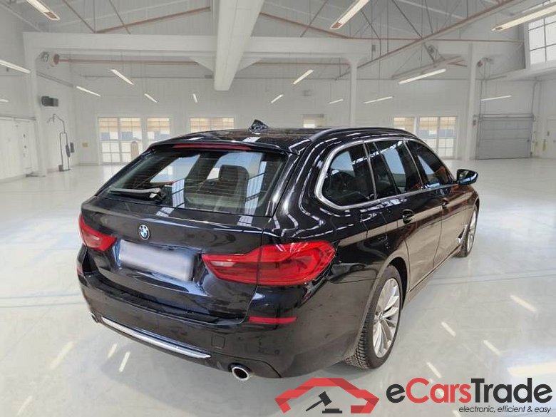 BMW SERIE 5 / 2016 / 5P / STATION WAGON 520D XDRIVE LUXURY AUTO TOURING #2