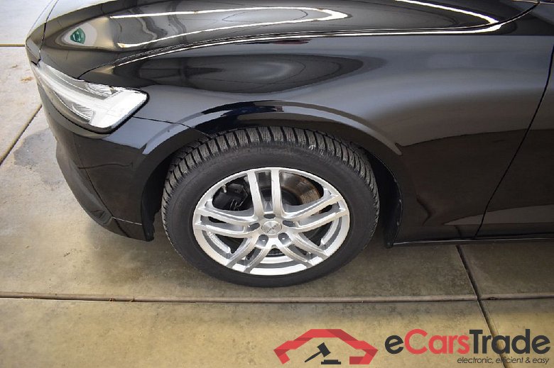 V60 Kombi Momentum 2.0 b5 120KW AT8 E6d #5