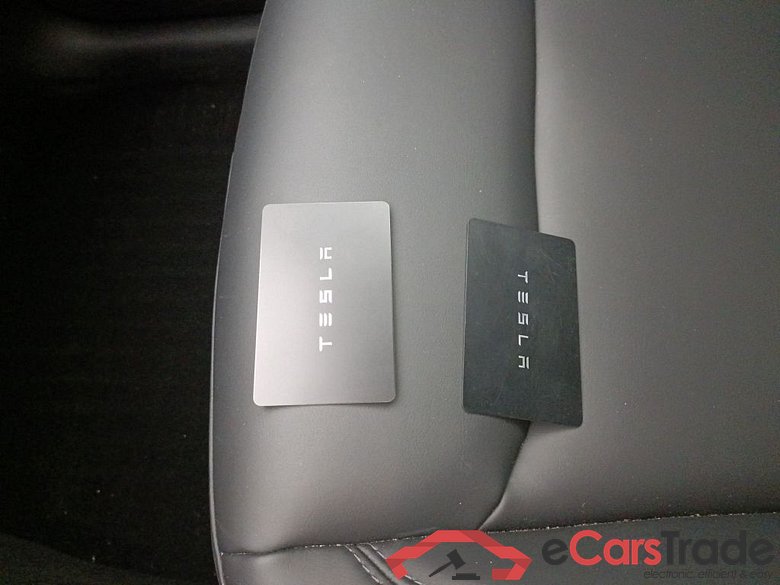 TESLA MODEL Y 72.5 kWh Dual Motor Performance (377 kW) 5d #4