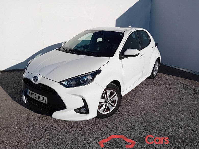 TOYOTA Yaris / 2020 / 5P / berlina con portón 1.5 120H Business Plus #1