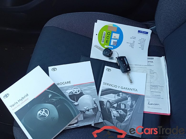 TOYOTA Yaris / 2020 / 5P / berlina con portón 1.5 120H Business Plus #5