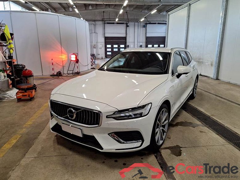 VOLVO V60 / 2019 / 5P / STATION WAGON T6 PLUG-IN AWD AUTOM.INSCR.EXPR. #1