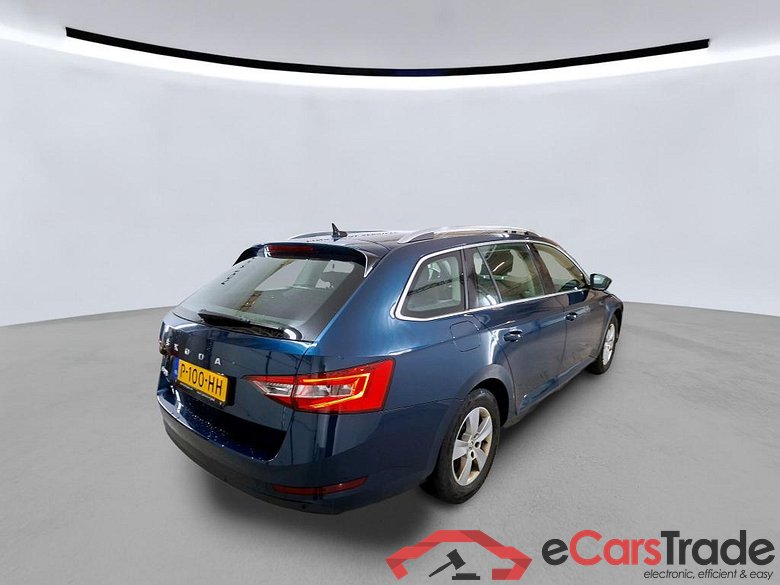 SKODA Superb Combi 110 kW #6