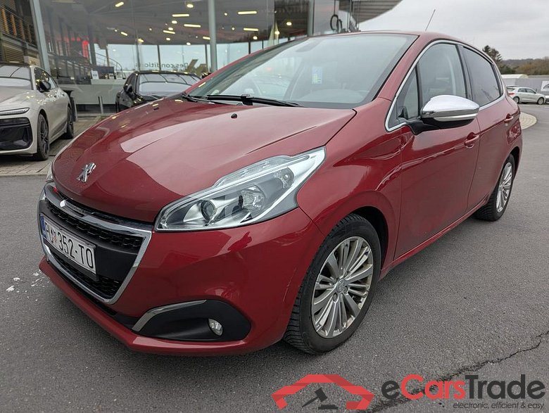 PEUGEOT 208 1.6 BlueHDi Allure #2