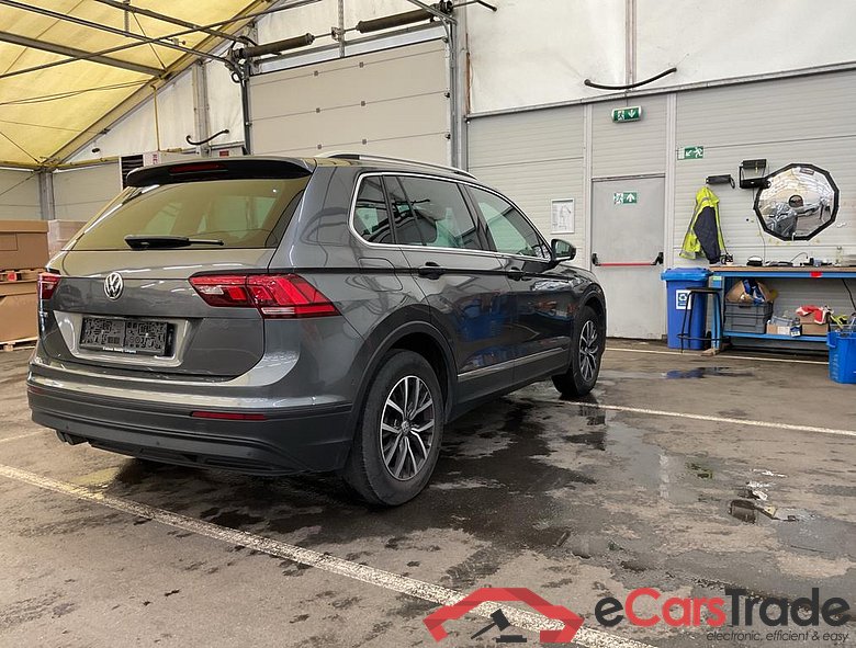 VOLKSWAGEN Tiguan Comfortline 2.0 TDI SCR 110 kW (150 ch) 7 vitesses DSG #2