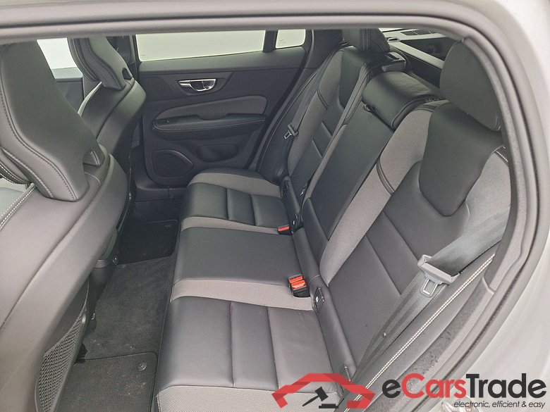 Volvo, V60 '18, Volvo V60 B3 R-Design DCT 5d #4