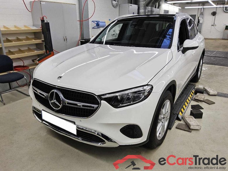 Mercedes-Benz GLC (BM 254)(06.2022->) DE - SUV5 GLC 200 EU6d, Avantgarde 4Matic (EURO 6d), 2022 - 2024 #1