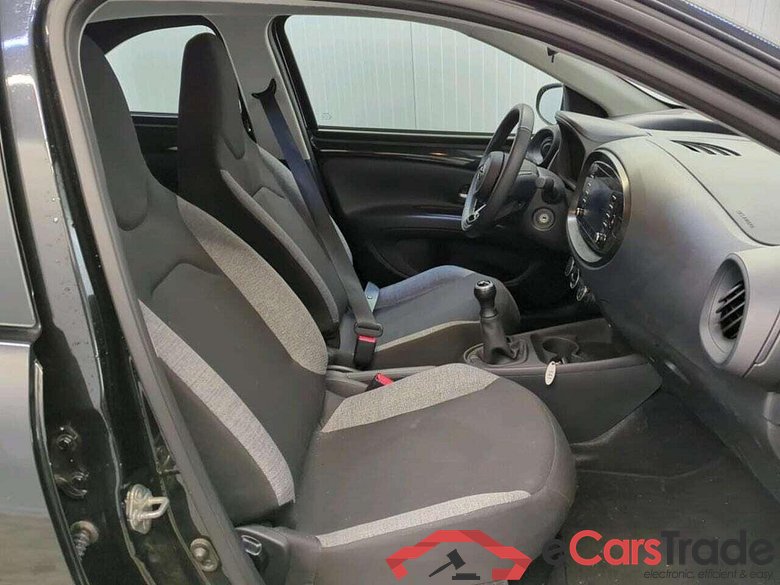 TOYOTA Aygo X 1.0 VVT-i MT Play #5