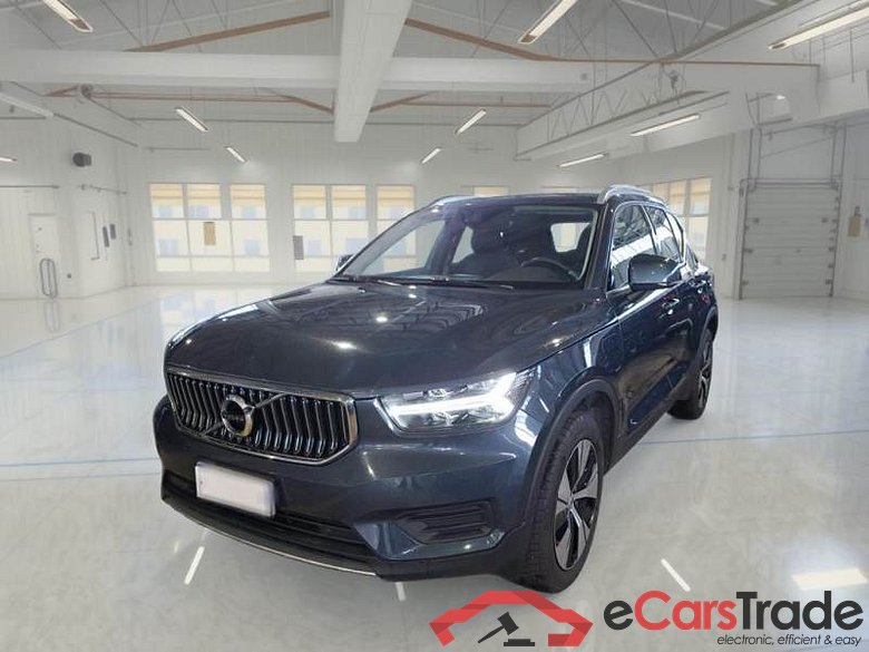 VOLVO XC40 / 2017 / 5P / SUV T4 PLUG-IN HYBRID AUTO RECH INSCRIP EXPR