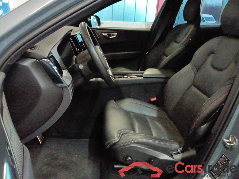 Volvo XC60 (03.2017->) DE - SUV5 B5 (Benzin) 2WD EU6d, R-Design Mild-Hybrid (EURO 6d), (Facelift) 2021 #5