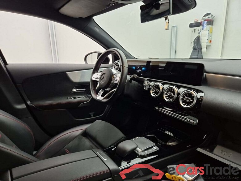 MERCEDES-BENZ A-KLASSE 2.0 180 D 8G-DCT AMG LINE #3