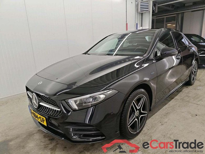MERCEDES-BENZ A-klasse 250 e Bns Sol. AMG #1