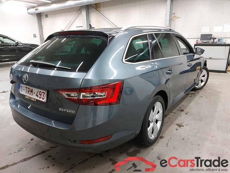 SKODA - SKO SUPERB COMBI CRTDI 120PK DSG7 Style Pack GPS & Comfort Towing Hook #2