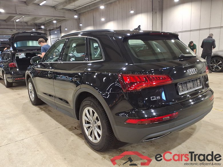 AUDI Q5 DIESEL - 2017 30 TDi Business Edition S tronic #2
