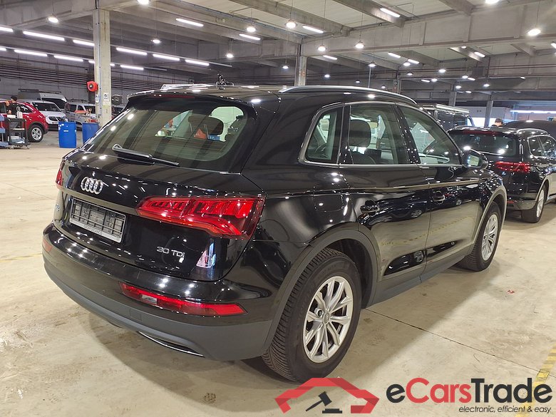 AUDI Q5 DIESEL - 2017 30 TDi Business Edition S tronic #4