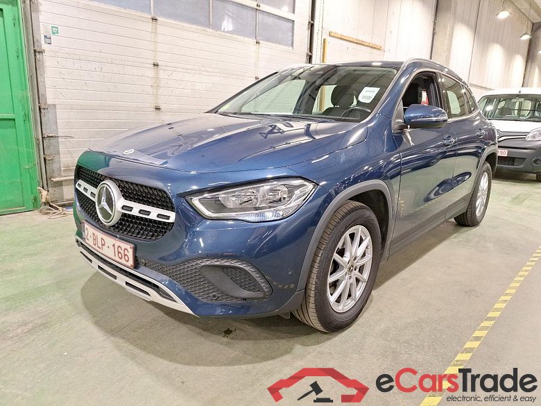 Mercedes GLA 180d Aut. Widescreen Navi 1/2 Leather KeylessGo Camera Klima PDC ... #1