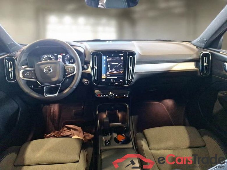 VOLVO XC40 / 2021 / 5P / SUV T2 AUTOMATICO CORE #3