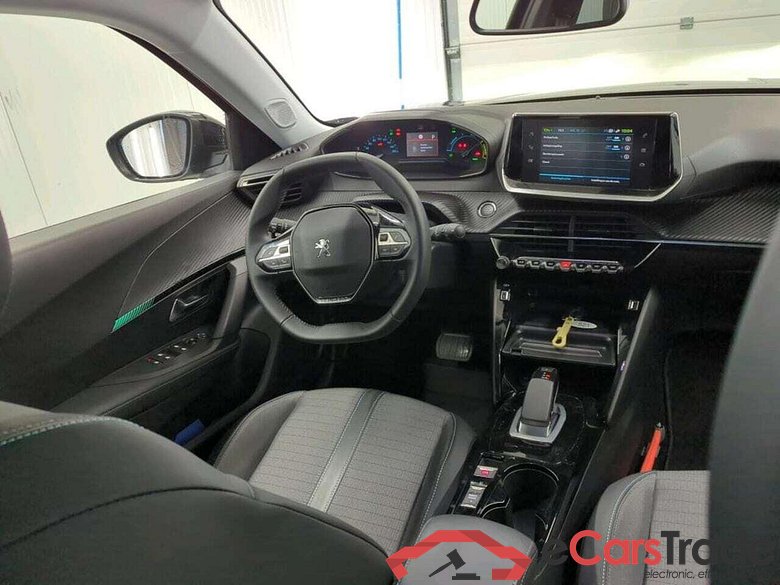 PEUGEOT e-2008 EV Allure 50 kWh #3