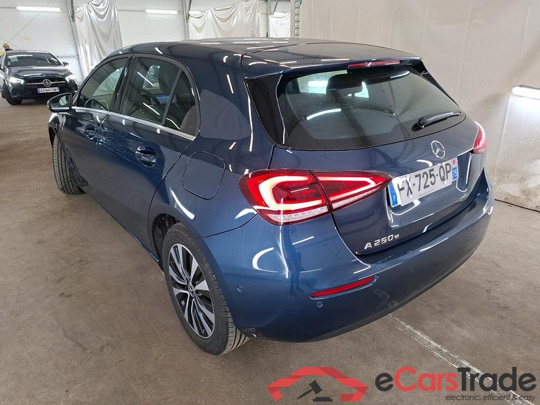 MERCEDESBENZ Classe A Compact  2018  5P  Berline A 250 e Business Line 8GDCT #2