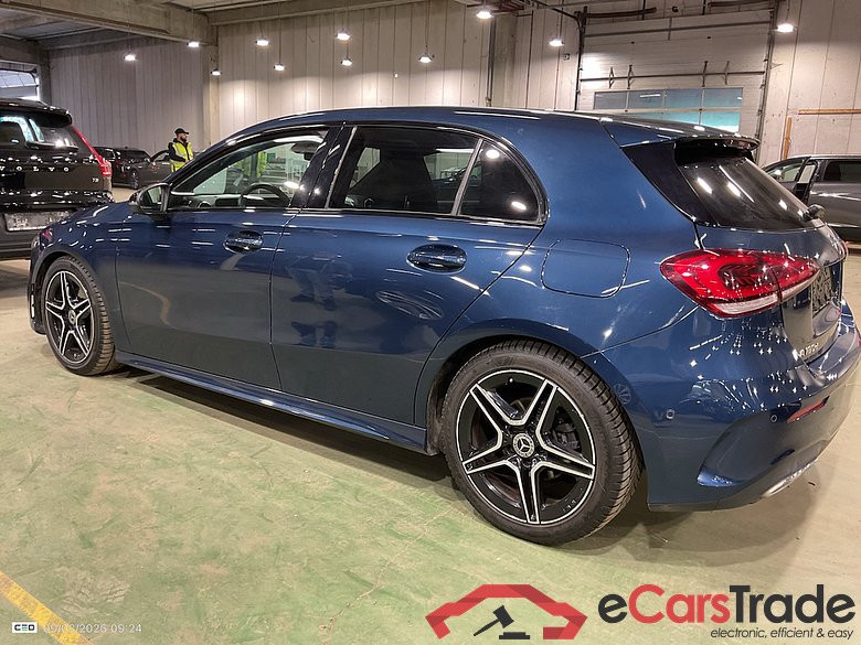 Mercedes A 180d AMG Night Aut. Pano LED-Xenon Widescreen Navi 1/2 Sport-Leather-Alcantara KeylessGo Camera Klima PDC ... #5
