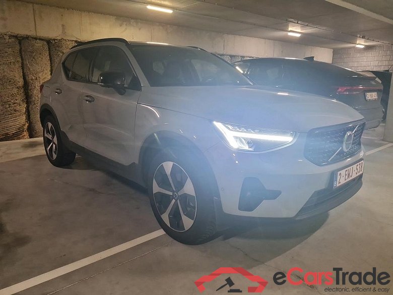 VOLVO XC40 2.0 B3 MHEV ULTIMATE DARK DESIGN DCT #2